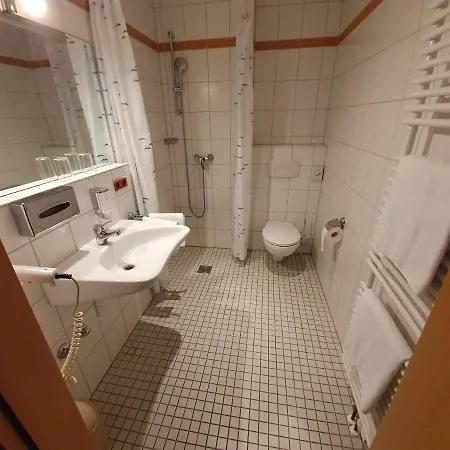Hotell Nonstop Riedstadt