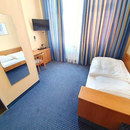 Hotell Nonstop Riedstadt