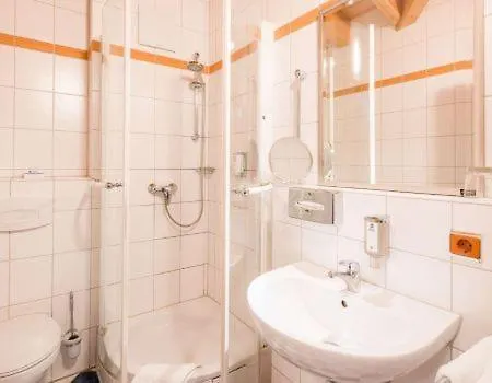 Nonstop 4* Riedstadt